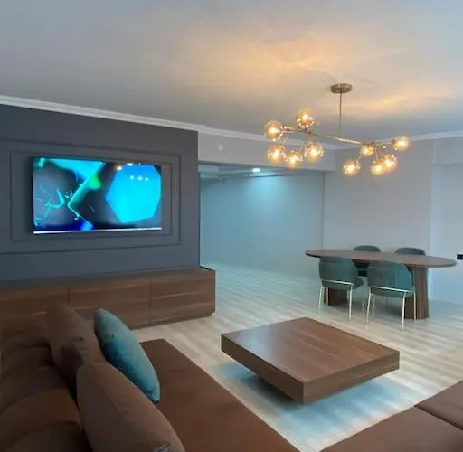 Whole At The Heart Of Sisli Nisantasi K *