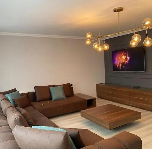 Whole At The Heart Of Sisli Nisantasi K *