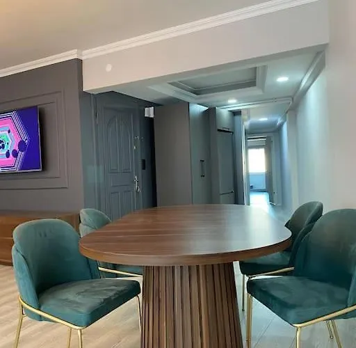 Whole At The Heart Of Sisli Nisantasi K