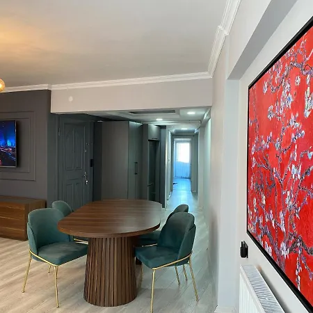 Whole At The Heart Of Sisli Nisantasi K Apartment