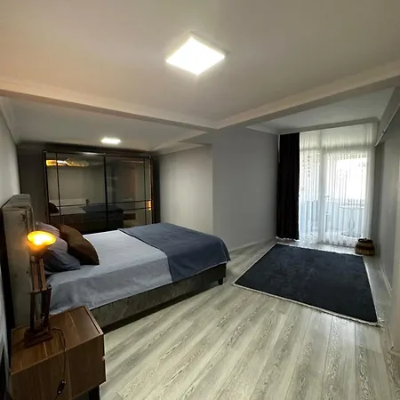 Whole At The Heart Of Sisli Nisantasi K Lejlighed